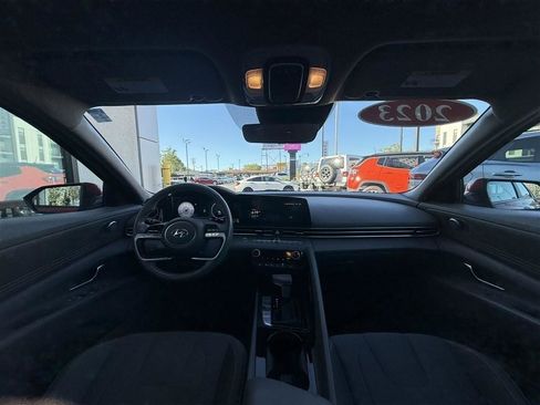 Used 2023 Hyundai Elantra SEL w/ Convenience Package FWD image 25