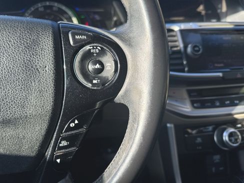 Used 2014 Honda Accord Touring image 17