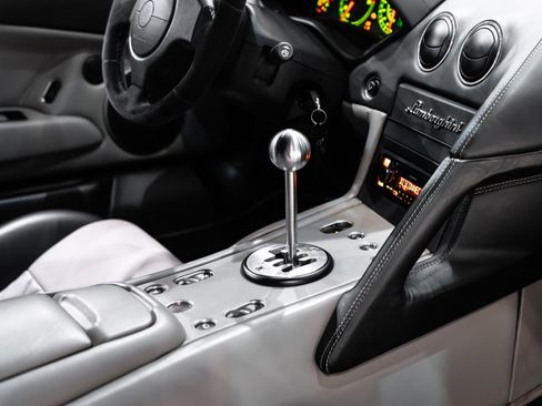 Used 2005 Lamborghini Murcielago Coupe image 25