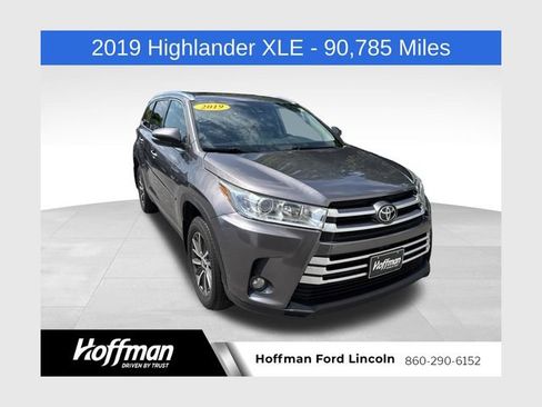 Used 2019 Toyota Highlander XLE AWD/4WD image 1