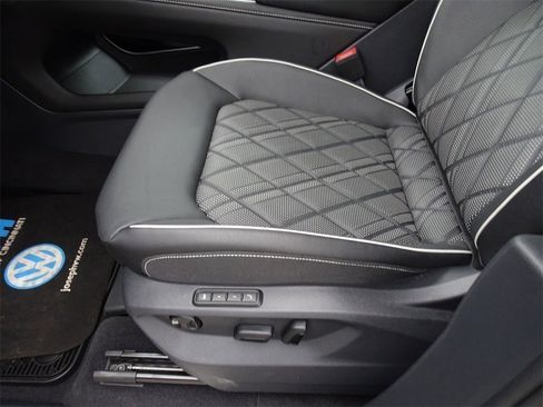 New 2025 Volkswagen Atlas SEL Premium R-Line image 10