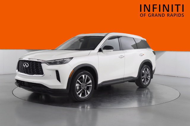 Used 2023 INFINITI QX60 Luxe AWD/4WD image 3