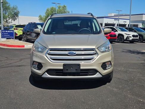 Used 2018 Ford Escape SE w/ SE Sync 3 Package FWD image 2