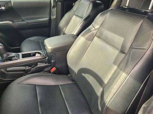 Used 2021 Toyota Tacoma TRD Off-Road w/ TRD Premium Off Road Package image 11