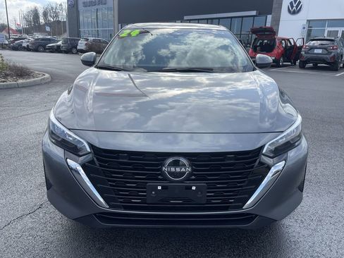 Used 2024 Nissan Sentra SV FWD image 2