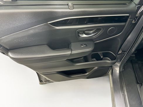 Used 2025 Honda Pilot Touring image 26