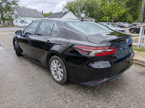 Used 2021 Toyota Camry LE FWD image 4