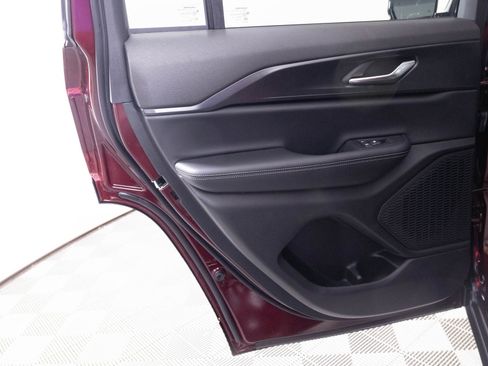 New 2025 Jeep Grand Cherokee Altitude image 26