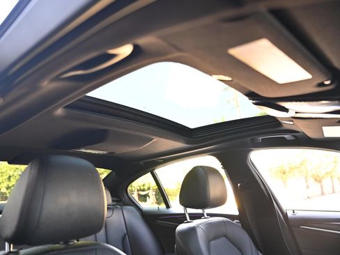 Used 2018 BMW 530i RWD image 19