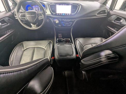 Certified 2026 Chrysler Pacifica Limited AWD/4WD image 22