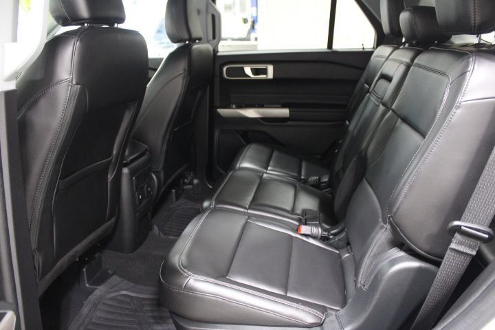 Used 2023 Ford Explorer XLT w/ Equipment Group 202A AWD/4WD image 24