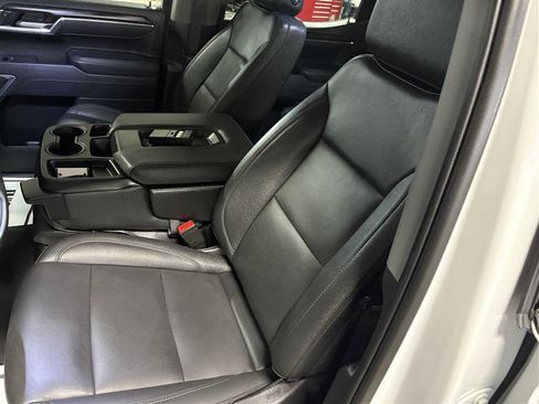 Used 2025 GMC Sierra 1500 SLT image 9
