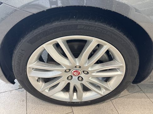 Used 2017 Jaguar XF Prestige image 7