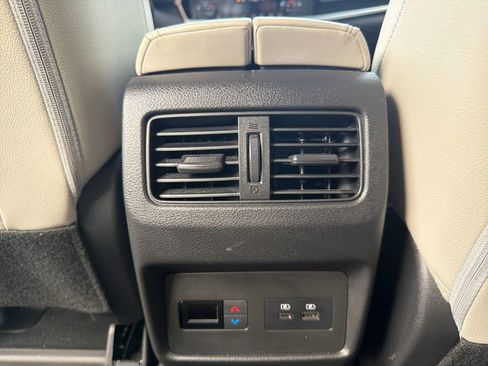 Used 2023 Nissan Rogue SL w/ SL Premium Package image 24