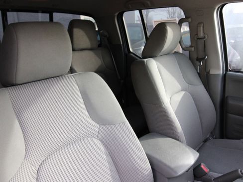 Used 2019 Nissan Frontier SV image 19