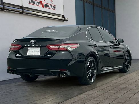 Used 2018 Toyota Camry XSE image 3