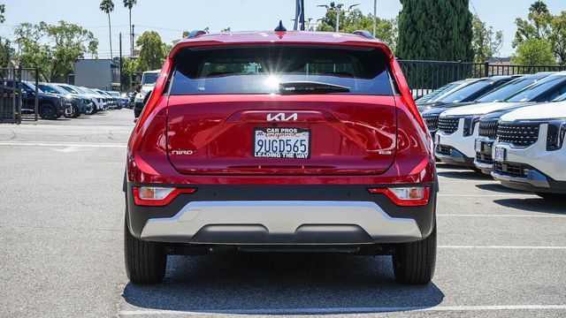 Certified 2025 Kia Niro EX FWD image 8