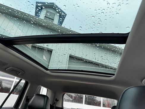 Used 2019 Volkswagen Atlas SE w/ Panoramic Sunroof Package AWD/4WD image 22