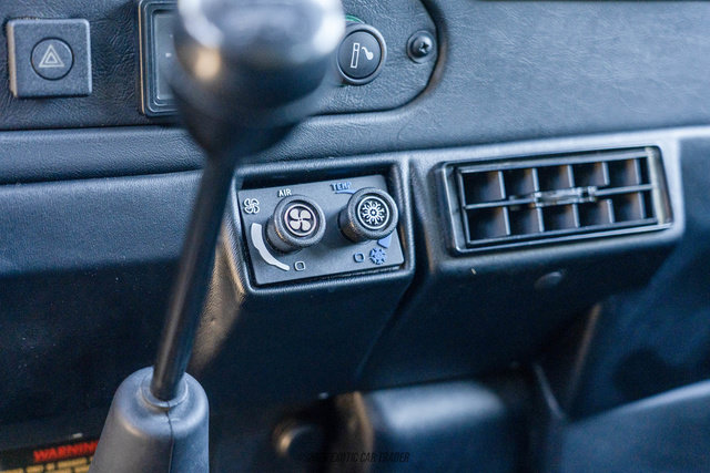 Used 1995 Land Rover Defender 90 AWD/4WD image 29
