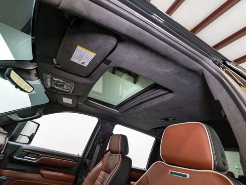 Used 2024 GMC Sierra 2500 Denali Ultimate w/ Snow Plow Prep/Camper Package image 21