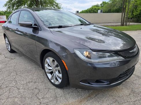 Used 2015 Chrysler 200 S FWD image 3