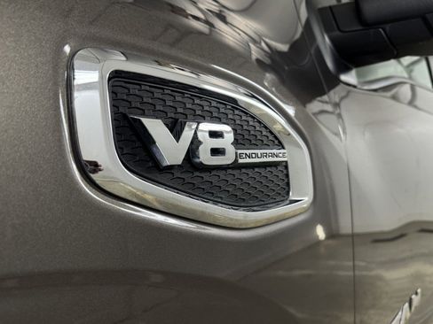 Used 2017 Nissan Titan SV image 6