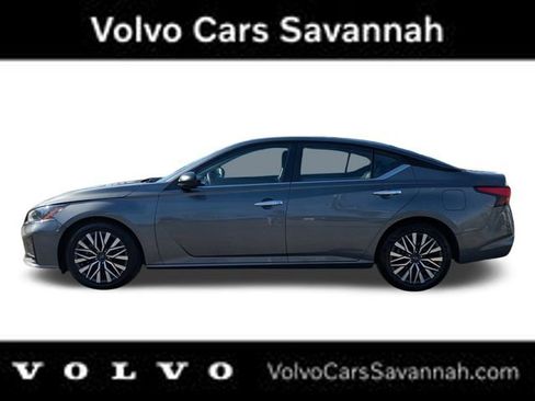 Used 2024 Nissan Altima 2.5 SV image 9