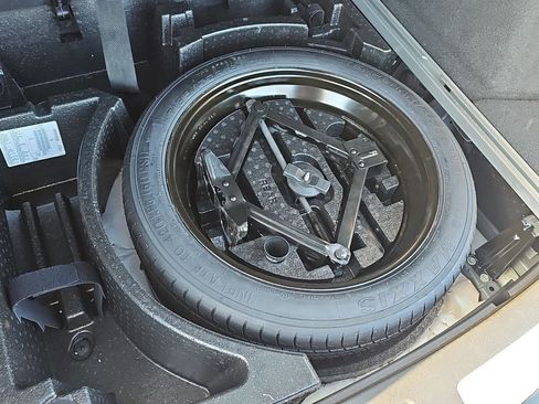 Used 2018 Cadillac XT5 Luxury w/ Driver Awareness Package image 30