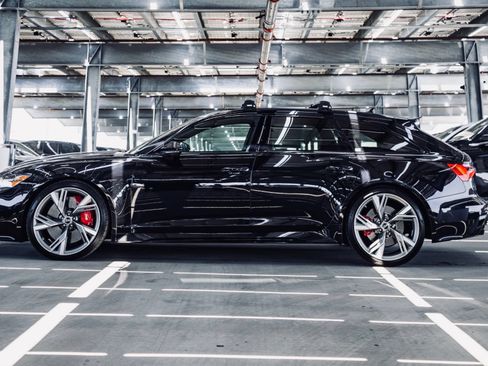 Certified 2021 Audi RS 6 w/ Executive Package AWD/4WD image 4