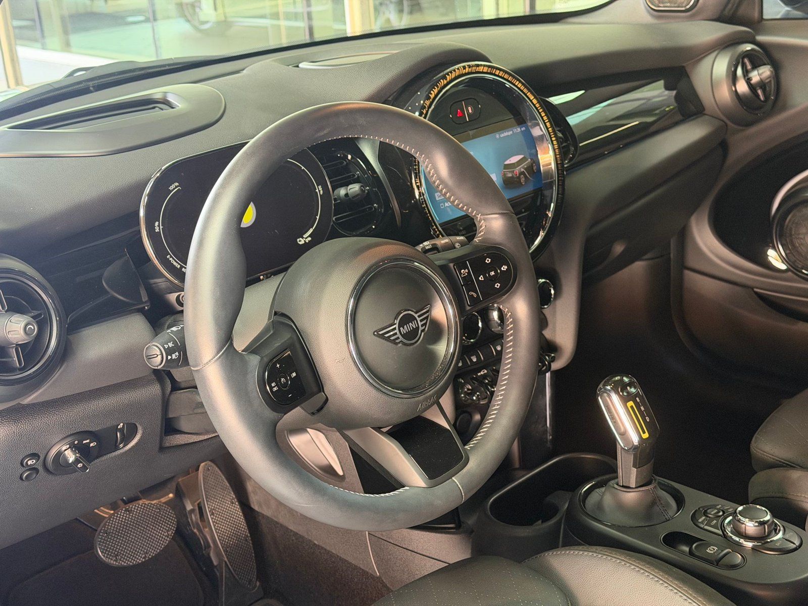 Used 2023 MINI Cooper SE FWD image 4