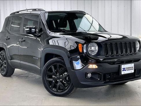 Used 2017 Jeep Renegade Altitude FWD image 34