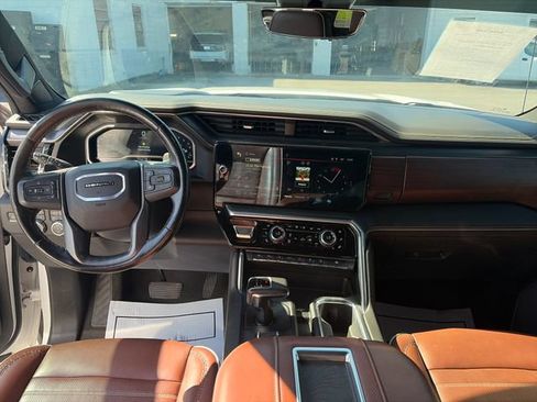 Used 2022 GMC Sierra 1500 Denali Ultimate AWD/4WD image 12