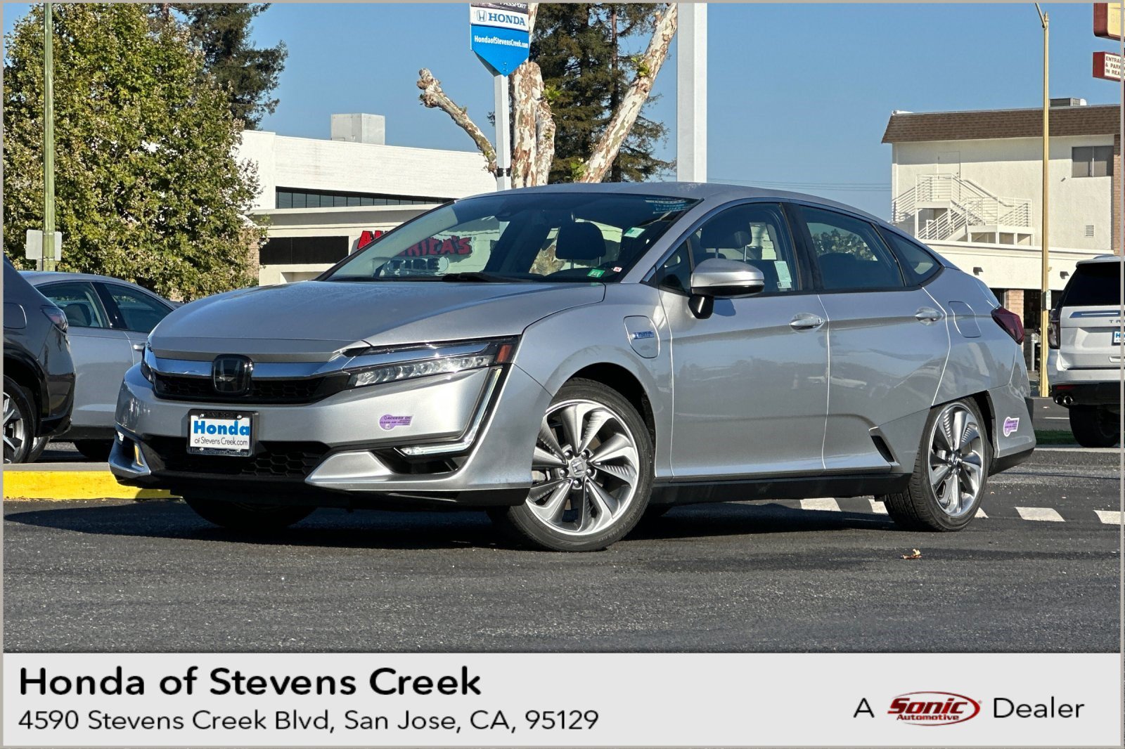 Used 2018 Honda Clarity Touring image 1
