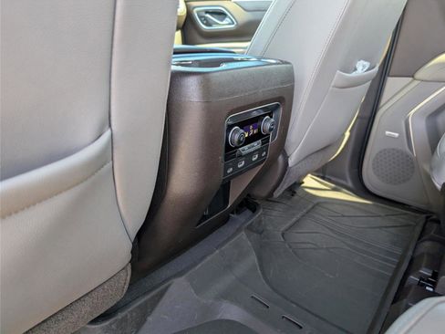 Used 2021 Chevrolet Tahoe Z71 w/ Rear Media and Nav Package image 33