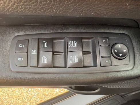 Used 2020 Jeep Grand Cherokee Laredo w/ Security & Convenience Group AWD/4WD image 21