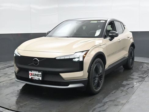 New 2026 Volvo EX30 Cross Country Ultra image 5