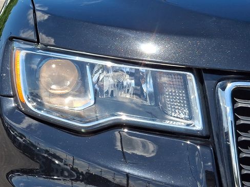 Used 2020 Jeep Grand Cherokee Laredo AWD/4WD image 10