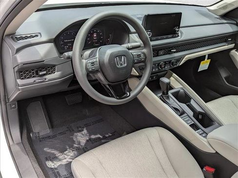 Certified 2025 Honda Accord SE image 3
