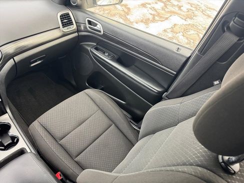 Used 2022 Jeep Grand Cherokee Laredo E image 20