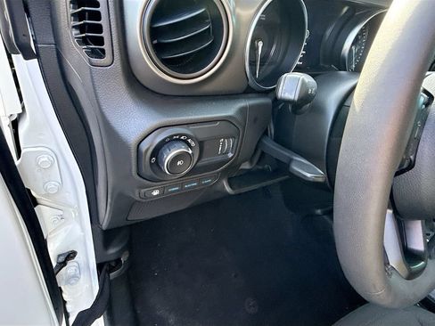 Used 2023 Jeep Wrangler Unlimited AWD/4WD image 11