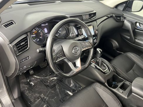 Used 2018 Nissan Rogue Sport SL w/ SL Premium Package image 17