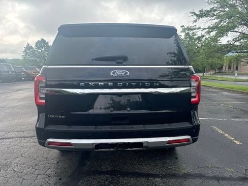 Used 2023 Ford Expedition Limited AWD/4WD image 4