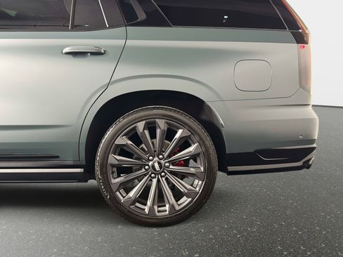 Used 2025 Cadillac Escalade V AWD/4WD image 12