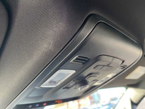 Used 2022 Chevrolet Suburban RST w/ Luxury Package image 28