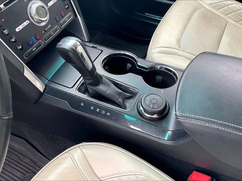 Used 2017 Ford Explorer Platinum image 16