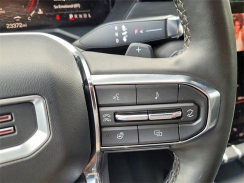 Used 2025 GMC Acadia Elevation image 39