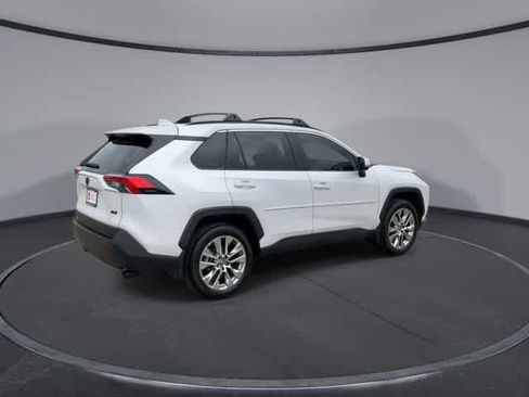 Used 2025 Toyota RAV4 XLE Premium FWD image 8