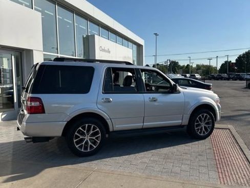 Used 2017 Ford Expedition XLT w/ Equipment Group 202A RWD image 7