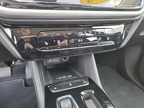 Used 2023 Chevrolet Bolt EUV LT w/ Comfort Package FWD image 23