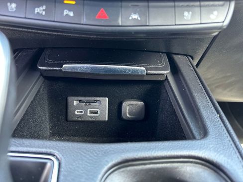 Used 2023 Cadillac XT4 Premium Luxury w/ Technology Package AWD/4WD image 21